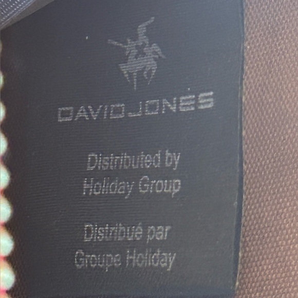 David Jones Paris Red Zippered Wallet - Picture 9 of 9